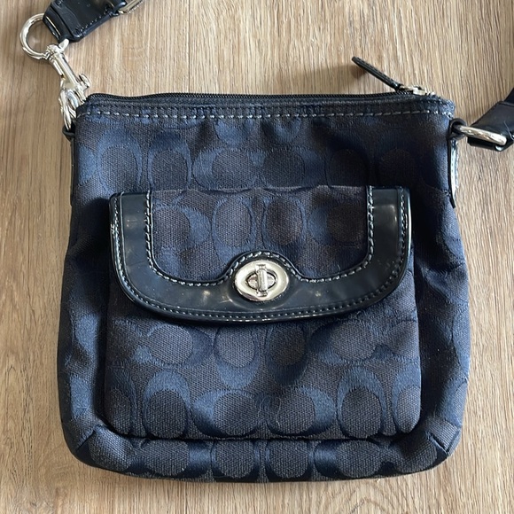 Coach black and silver crosssbody adjustable purse with front pocket - Picture 1 of 8